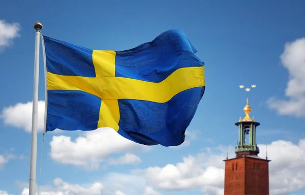 Stockholm város és a svéd zászló — Stock Fotó