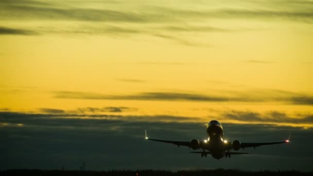 Vidéo de l'avion au coucher du soleil 