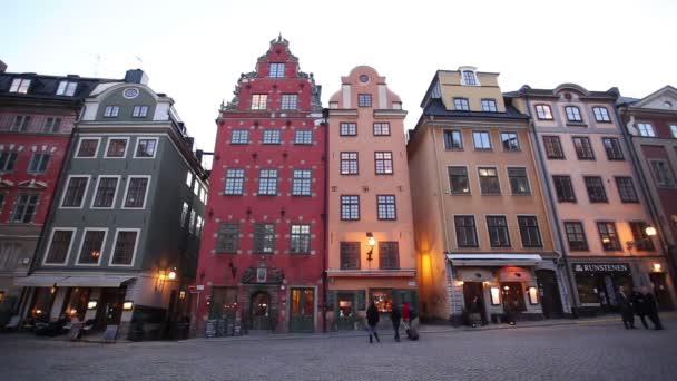 Pessoas na Cidade Velha de Estocolmo — Vídeo de Stock