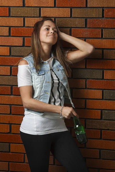 Teen girl with beer — Stock Photo, Image