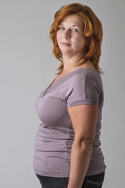 Donna leggermente sovrappeso — Foto Stock