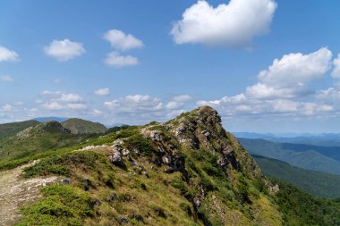 Balkan dağları Güneydoğu Avrupa 'daki Balkan yarımadasının doğu kesiminde yer alıyor..