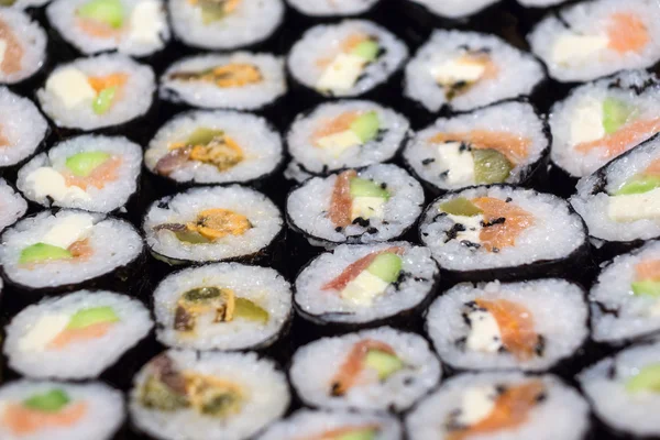 Dom sushi wykonane rolki — Zdjęcie stockowe