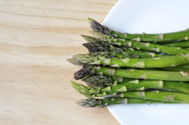 Sulu yeşil kuşkonmaz