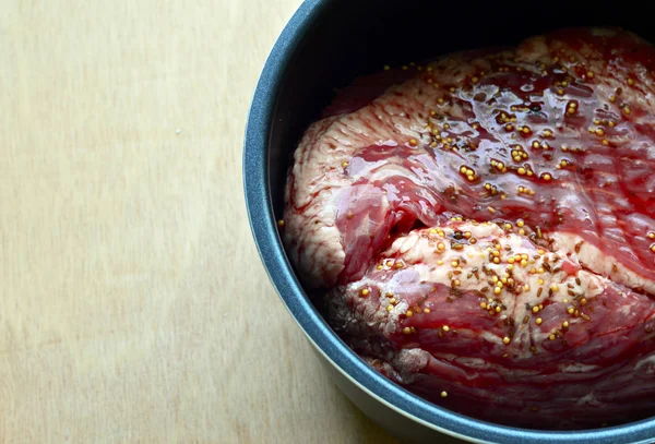 Carne de res en conserva en Multicooker — Foto de Stock