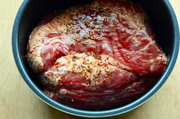 Carne de res en conserva en Multicooker — Foto de Stock