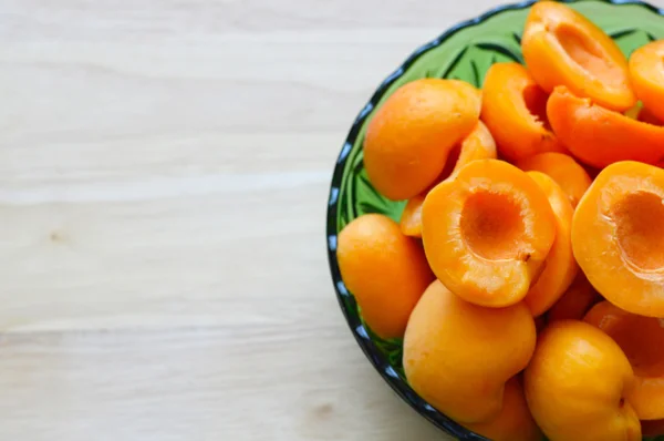 Fresh juicy apricots — Stock Photo, Image