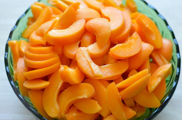 Frische saftige Aprikosen — Stockfoto