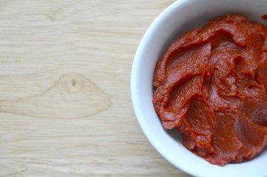 Taze domates salçası