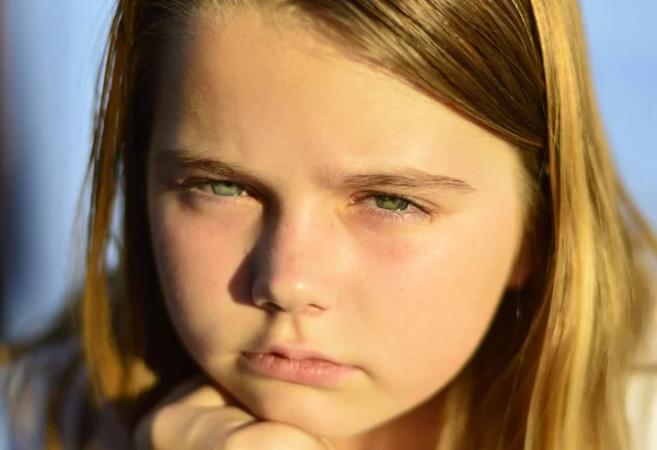 Weinig meisje emoties. — Stockfoto