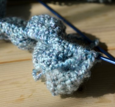 İplik örgü iğneleri.