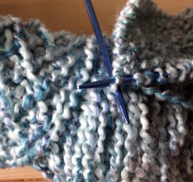 İplik örgü iğneleri.