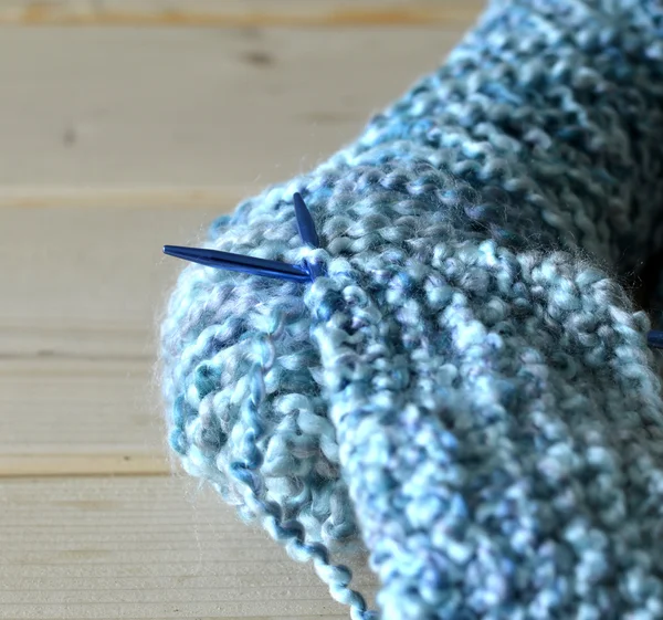 İplik örgü iğneleri.