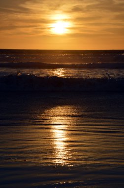 gün batımı ve deniz.