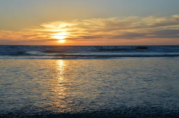 Puesta de sol y océano . —  Fotos de Stock