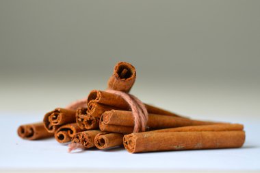 Tarçın kahverengi sopa