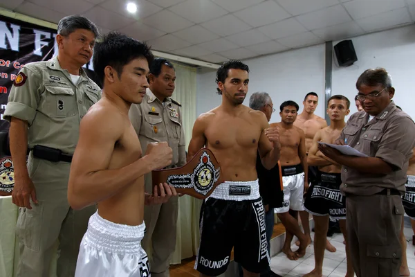 International and Thai fighters — Stock Photo, Image