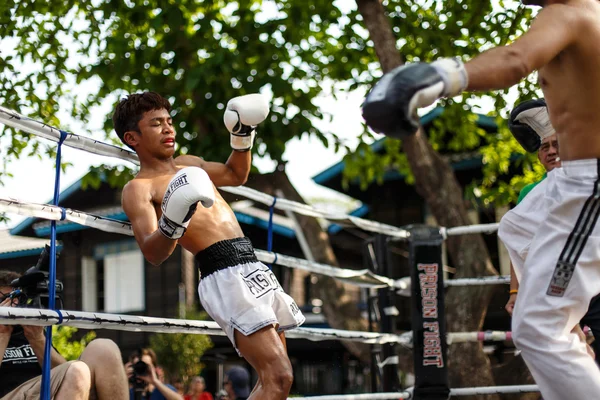 Gefängniskampf, Muay Thai Wettbewerb — Stockfoto