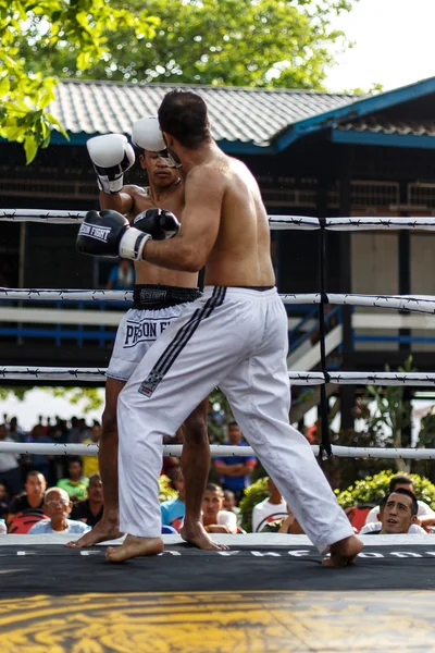 Bataille en prison, compétition muay thai — Photo