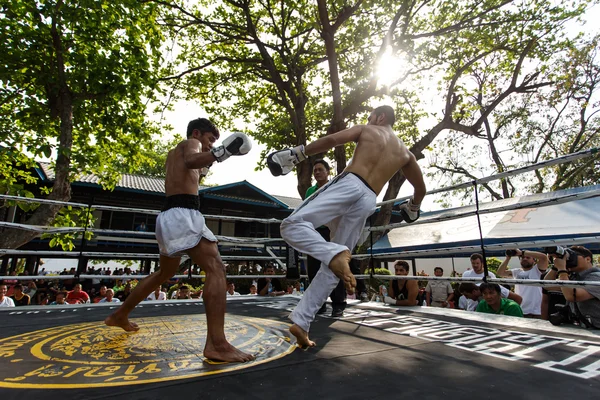 Luta de prisão, competição muay thai — Fotografia de Stock