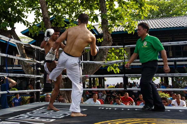 Luta de prisão, competição muay thai — Fotografia de Stock