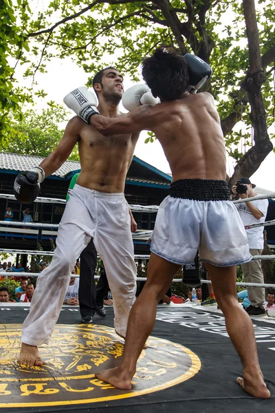 Gefängniskampf, Muay Thai Wettbewerb — Stockfoto