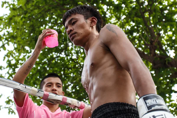 Luta de prisão, competição muay thai — Fotografia de Stock