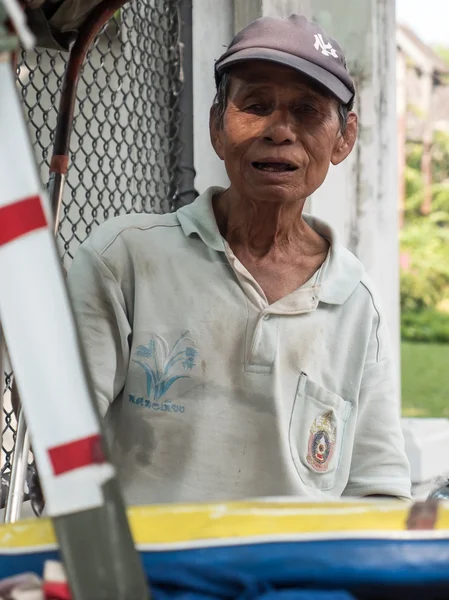Old man celebrates Songkran festival in Thailand — Stock Photo, Image