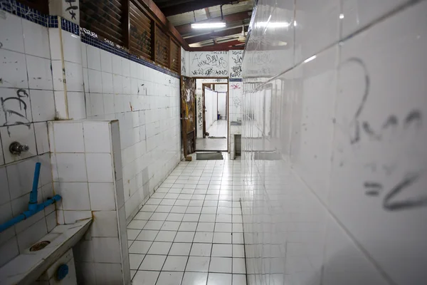 Baño del gueto urbano — Foto de Stock