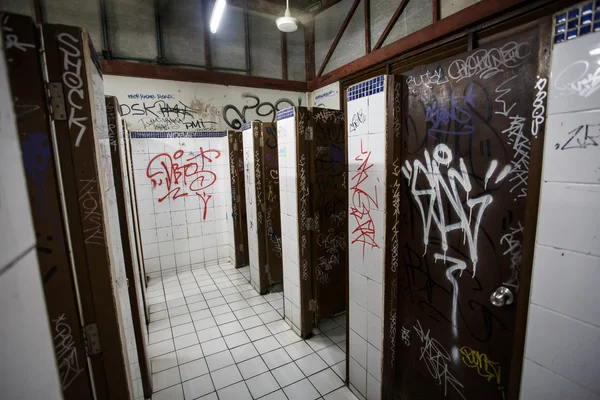 Αστικών γκέτο τουαλέτα — Φωτογραφία Αρχείου