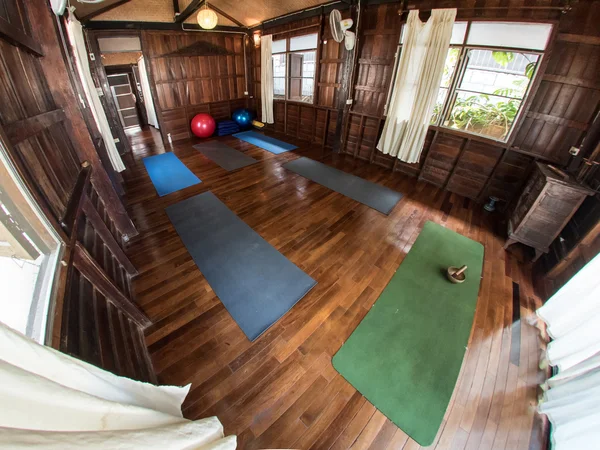 Traditional Yoga Studio in Wooden House — Stock Photo, Image