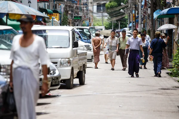 Street Life in Yangon city — Stock Photo, Image