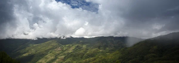 Berglandschap in myanmar — Stockfoto