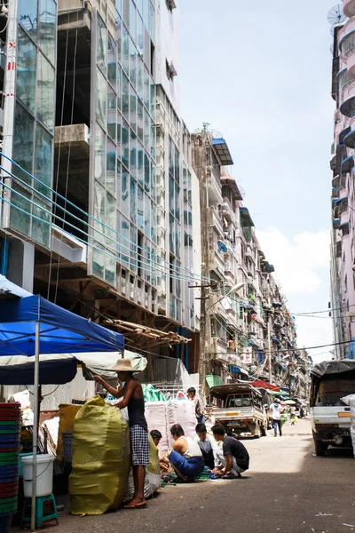 Street Life in Yangon city — Stock Photo, Image