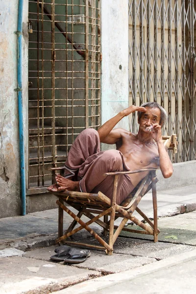 Street Life in Yangon city — Stock Photo, Image