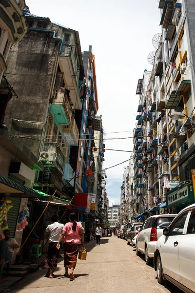 Street Life in Yangon city — Stock Photo, Image