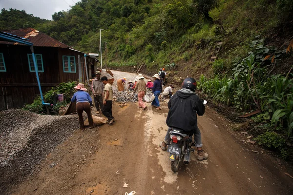 Yol çalışmaları Myanmar — Stok fotoğraf