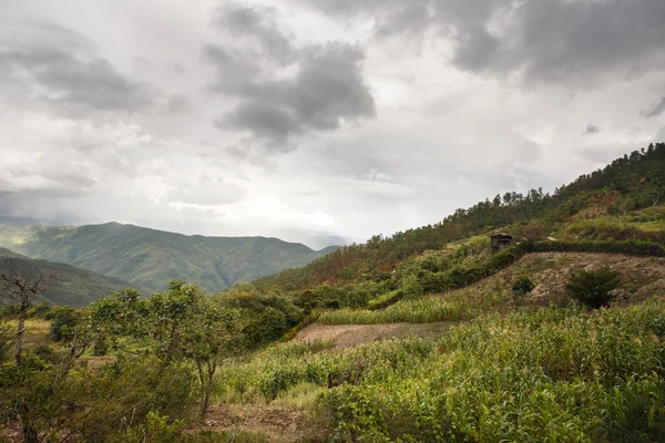 Bjerglandskab i Myanmar - Stock-foto