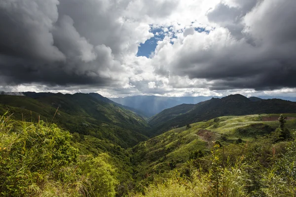 Paisaje de montaña en Myanmar — Foto de Stock