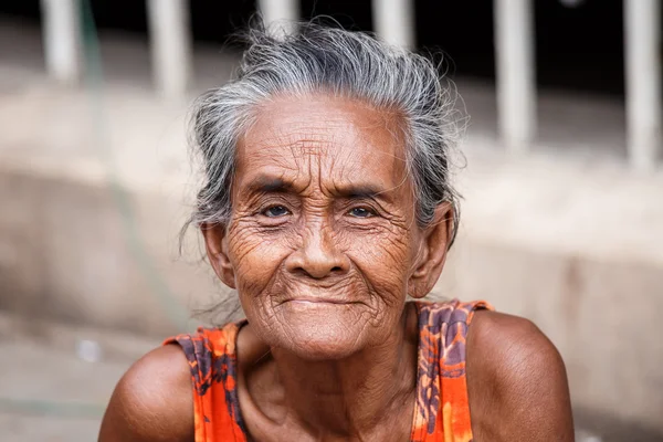 Pouliční život ve městě yangon — Stock fotografie