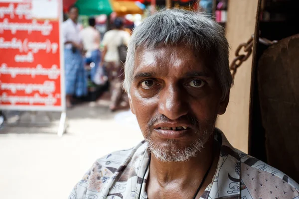 Street Life en la ciudad de Yangon — Foto de Stock