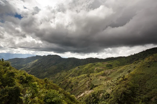 Paesaggio montano in Myanmar — Foto Stock