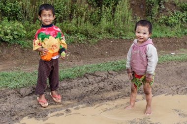 Myanmar yerel çocuklar