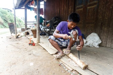 Yerel çalışan Myanmar