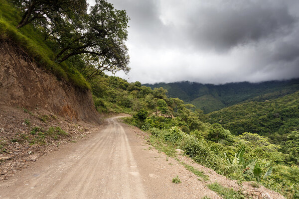 Грязная дорога в Мьянме
