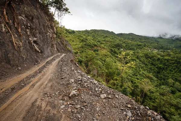 Estrada da sujeira em Myanmar — Fotografia de Stock