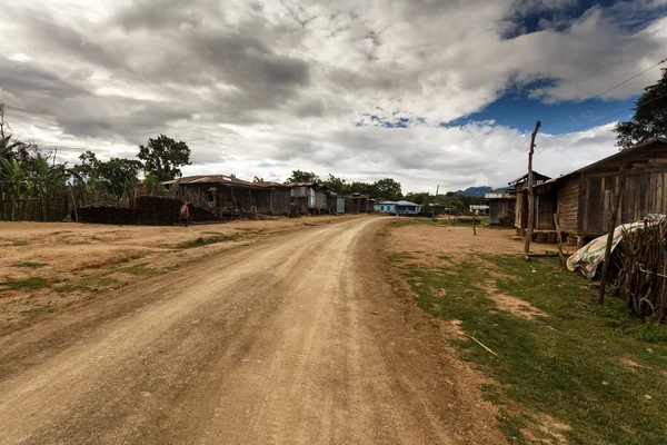 Onverharde weg in Myanmar — Stockfoto