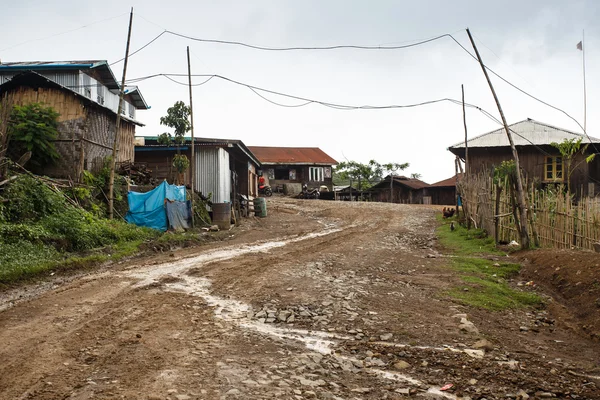 ミャンマーの未舗装の道路 — ストック写真