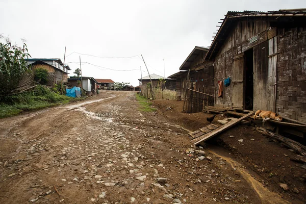 在缅甸的泥泞道路 — 图库照片