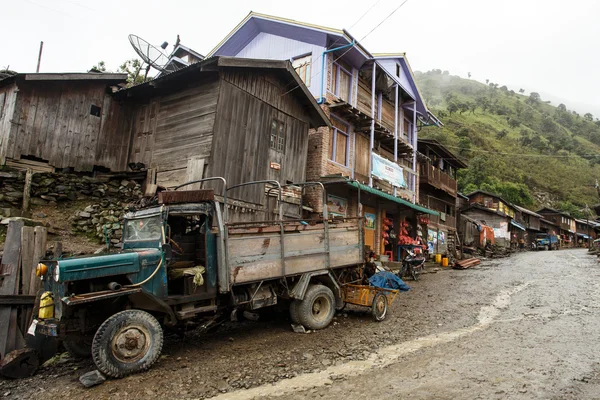 Camión de reparto en Remote Myanmar Village —  Fotos de Stock